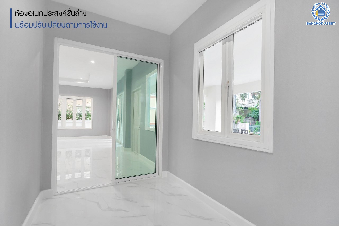 บ้านมือสองตกแต่งใหม่ ม.เบญญาภา ราชพฤกษ์ หลังใหญ่ เนื้อที่ 56.2 ตร.ว. บนพื้นที่ใช้สอยกว่า 265 ตร.ม. ฟังก์ชัน 3 ห้องนอน 1 ห้องอเนกประสงค์ 3 ห้องน้ำ จอดรถได้ 2 คัน พร้อมเฟอร์นิเจอร์บิ้วอินท์ในห้องนอนทุกห้อง ทำเลโซนเมือง! โครงการติด The Crystal SB ใกล้ทางด่วน "ศรีรัช" พร้อมเชื่อมสู่ปิ่นเกล้า-สาทร